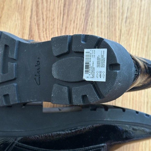 NWOT Clarks Black Patent Leather Boots - Picture 5 of 5